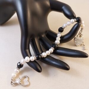 Freshwater Pearl and Black Bead Bracelet